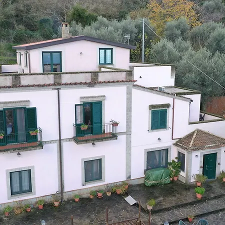 Il Casale 2*